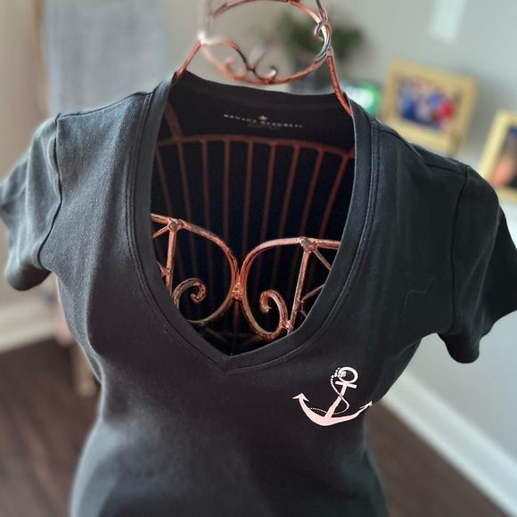 Banana Republic Black V Neck Short Sleeve Tee in Medium - Picture 3 of 10